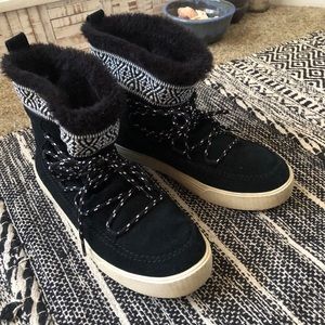 Tom’s women’s alpine suede boot with tribal print